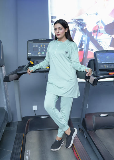 Modest pista straight top with pista trouser