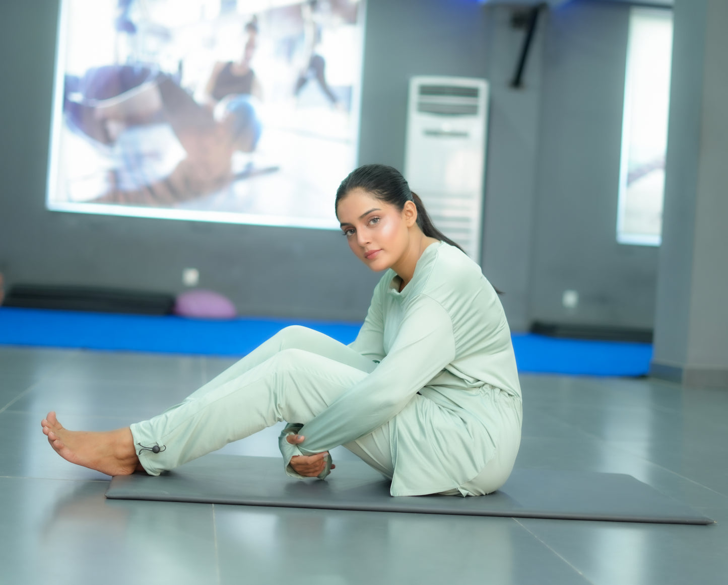 Modest Pista belt top with pista trouser